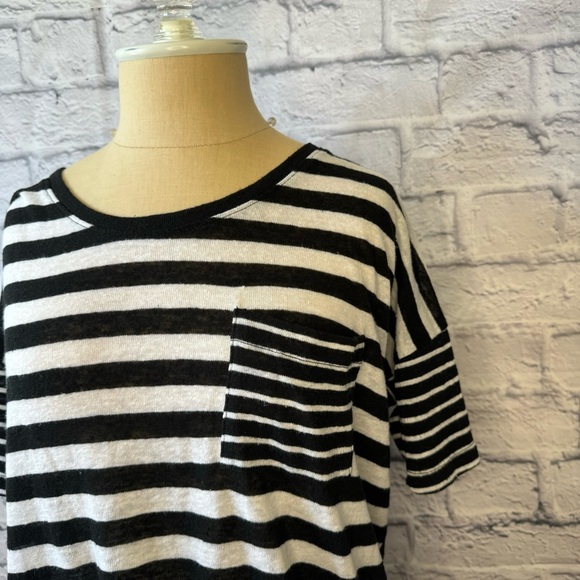 Old Navy Tops - Old Navy Boyfriend Black & White Wide Stripe Lightweight Knit Top Women Medium